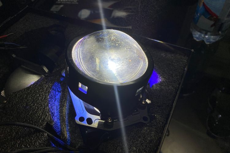 Ganti Lampu Mobil ke Bi-LED, Bisakah Dikembalikan Jadi Standar Lagi?