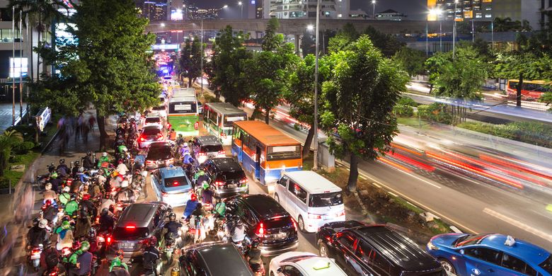Jangan Sembarangan Berhenti Saat Buka Puasa di Jalan
