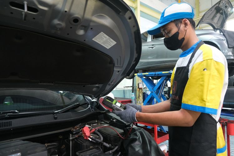 Cara Cek Kerusakan Mobil Usai Banjir