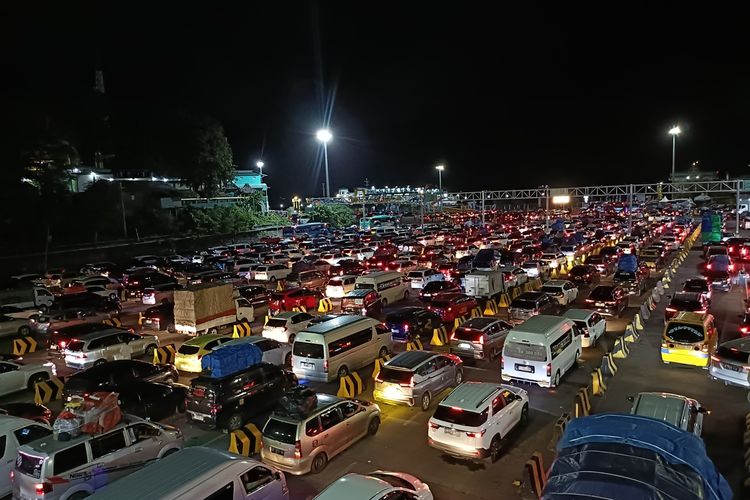 Strategi Kemenhub Hadapi Arus Penyeberangan Merak–Bakauheni Saat Nataru