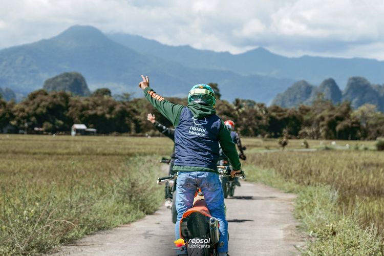 Puluhan Riders Eksplorasi Keindahan Bantimurung dan Situs Purba Leang-Leang