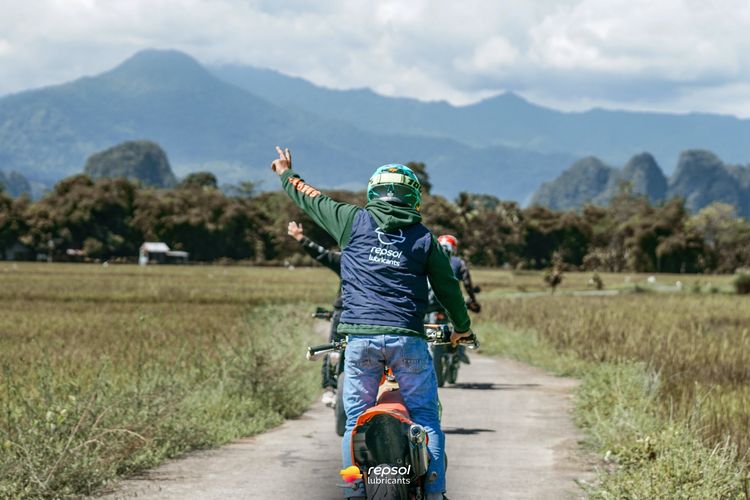 Puluhan Riders Eksplorasi Keindahan Bantimurung dan Situs Purba Leang-Leang
