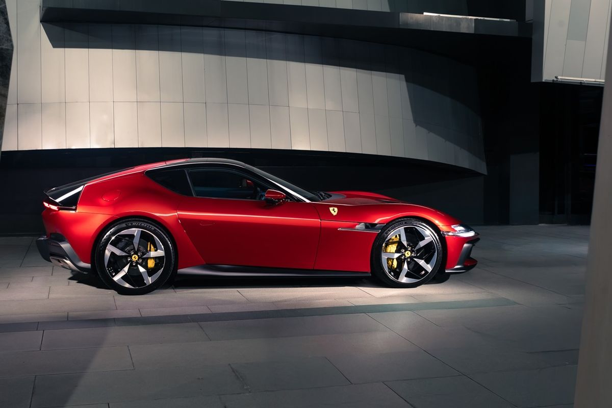 Ferrari, Ferrari 12Cilindri, Ulik Ferrari 12Cilindri Bermesin V12 NA