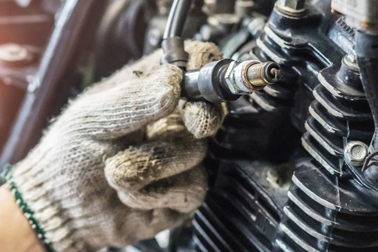 Efek Buruk Busi Palsu, dari Boros sampai Mesin Rusak