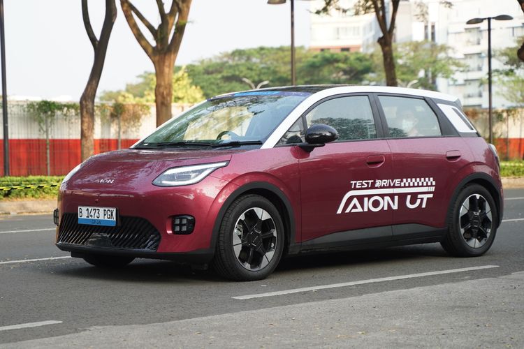 Harga dan Spesifikasi Aion UT, Mobil Listrik dari GAC