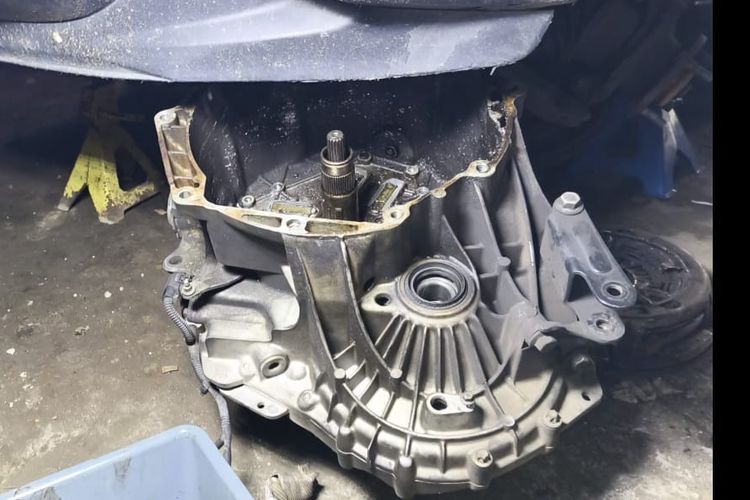 Perawatan Transmisi pada Mobil Matik Saat Musim Hujan