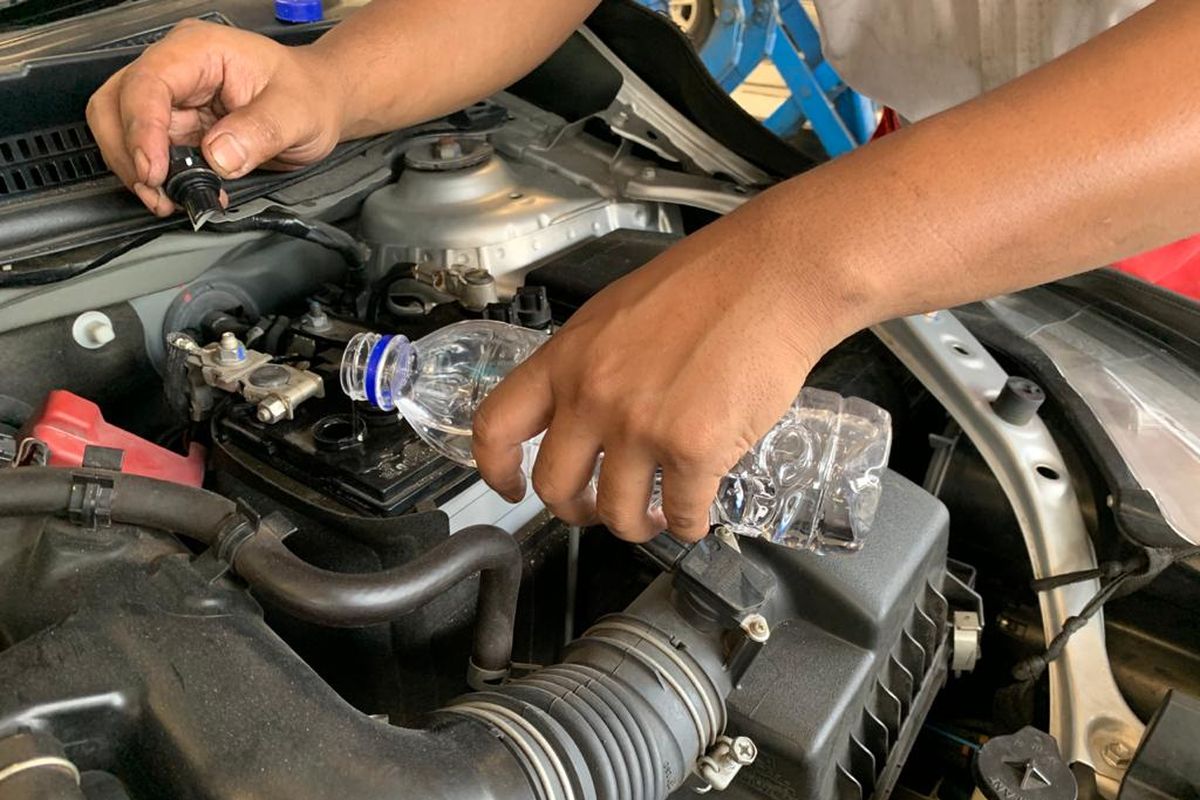 Begini Rahasia Memperpanjang Usia Aki Mobil
