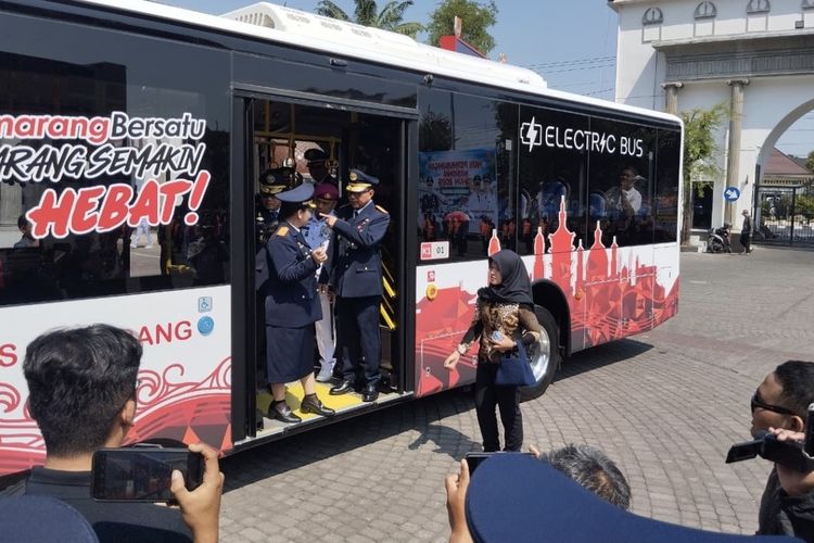 Resmi Beroperasi, Trans Semarang Pakai 27 Bus Listrik VKTR