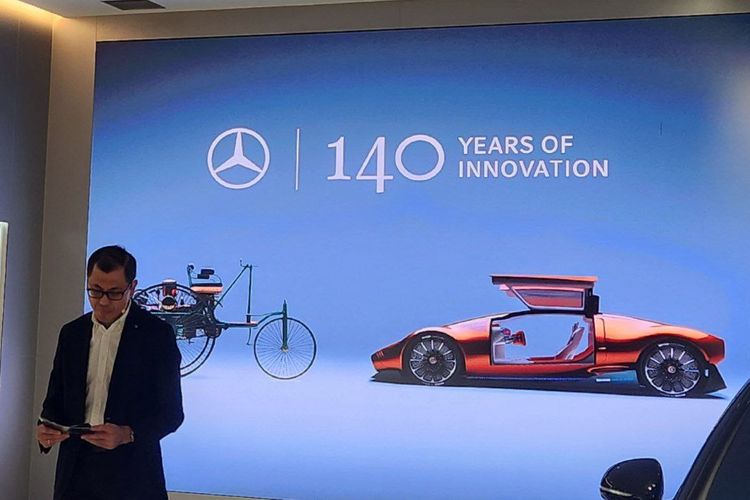 Mercedes-Benz Rayakan 140 Tahun Inovasi Otomotif Global
