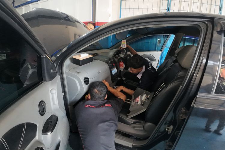 Panduan Lengkap Merawat AC Mobil Secara Berkala