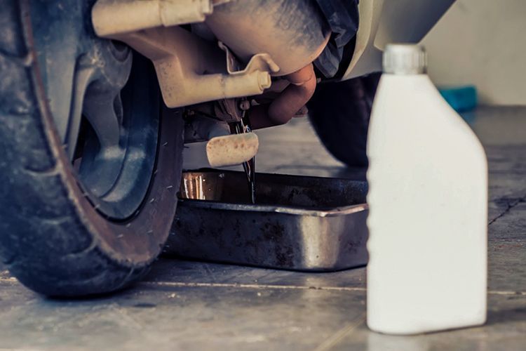 Penyebab Oli Mesin Motor Berkurang dan Solusinya