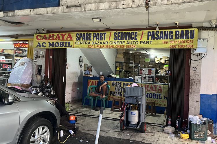 Ini Penyebab AC Mobil Keluar Bau Tak Sedap