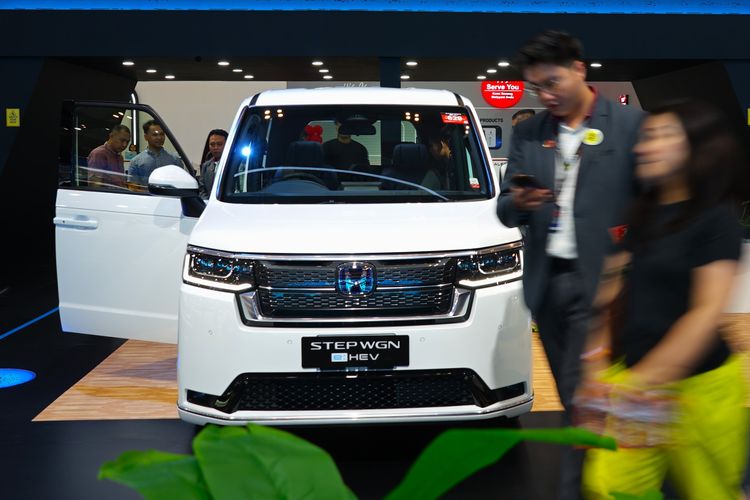 Kelebihan dan Kekurangan Honda Step WGN e:HEV