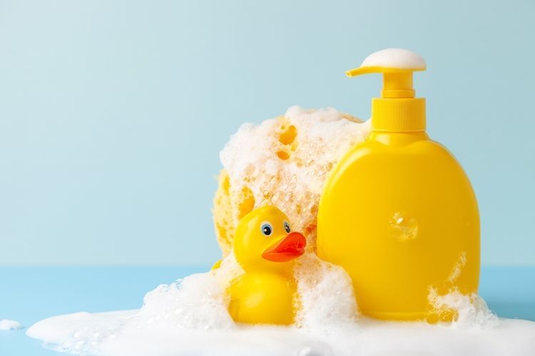 Mitos atau Fakta, Sampo Bisa Atasi Kaca Mobil Berembun Saat Hujan?