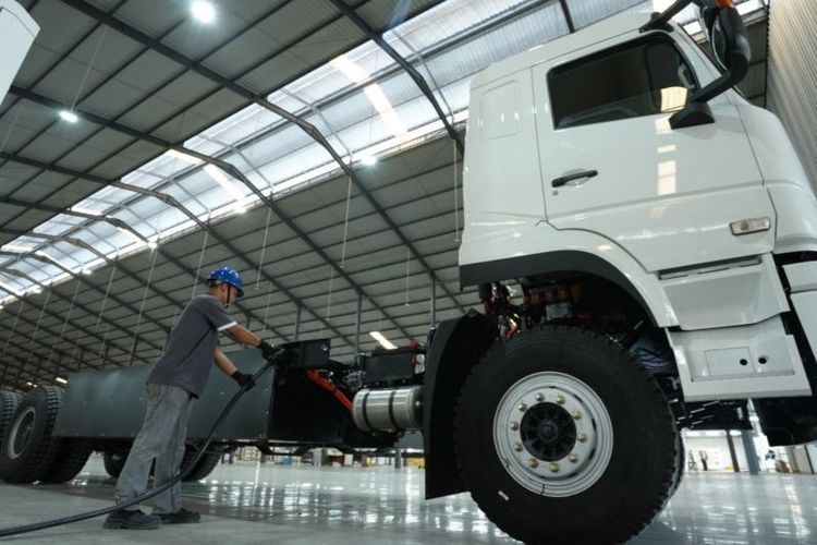Mengapa Adopsi Truk Listrik di Indonesia Masih Lambat?