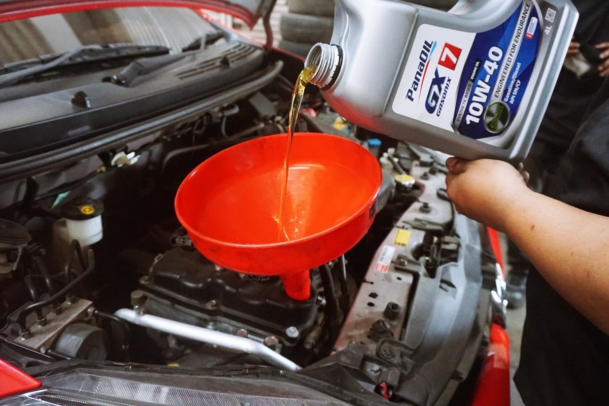 Kolaborasi PanaOil dengan ITS Gelar Service Gratis di Surabaya