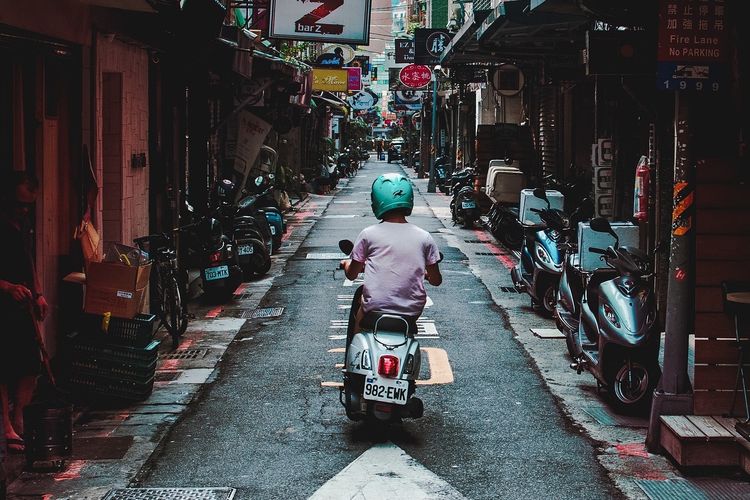 Waspada di Jalan, Ada Ancaman Berkendara dari Enam Arah