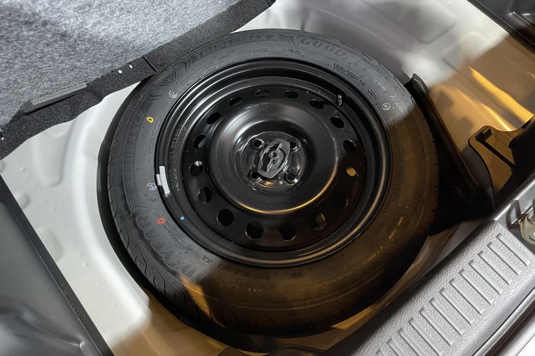 Jangan Lupa! Siapkan 5 Peralatan Darurat Kendaraan Ini