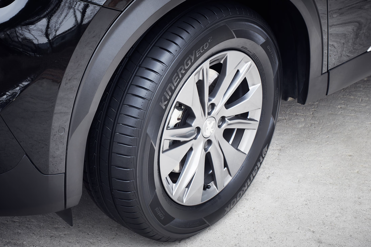 Ini Alasan Ban Mobil Bisa Getar Setelah Lama Diparkir