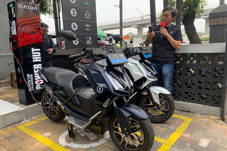 Alva Luncurkan Infrastruktur Pengecasan Cepat Motor Listrik