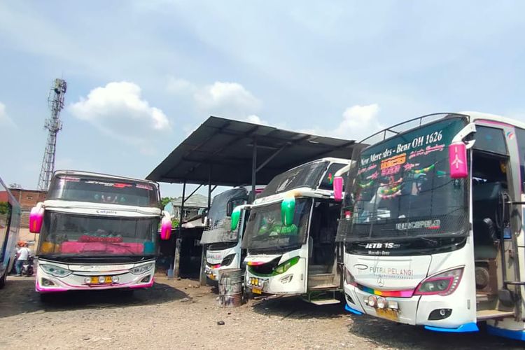 Kru Bus Modal Sendiri Beli dan Pasang Aksesori
