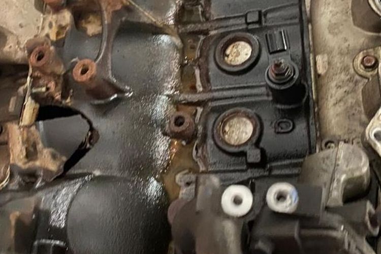 Perbedaan Kerusakan Mobil Terjebak Banjir Saat Mesin Mati dan Hidup