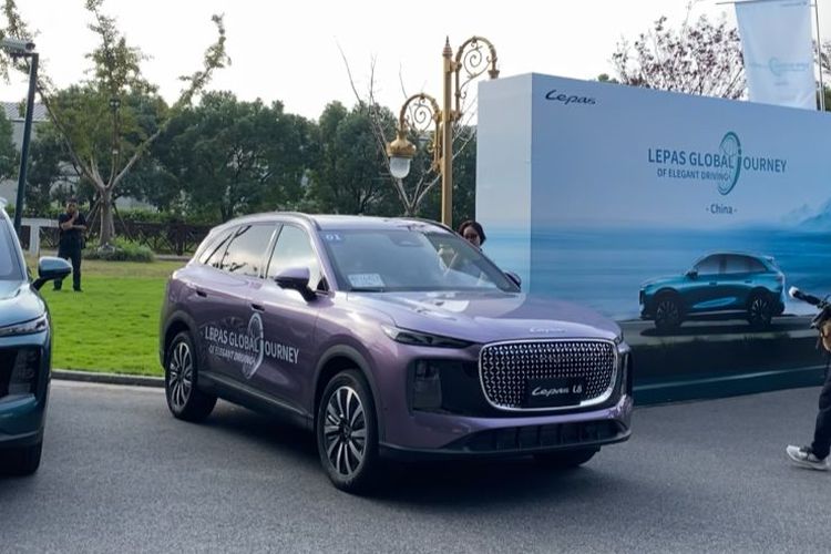 Konvoi LEPAS: SUV L8 Dites Jalan 1.000 Km di China