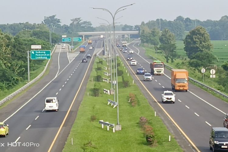 Imlek, Lalu Lintas Keluar-Masuk Jabotabek Tembus 1,6 Juta Kendaraan