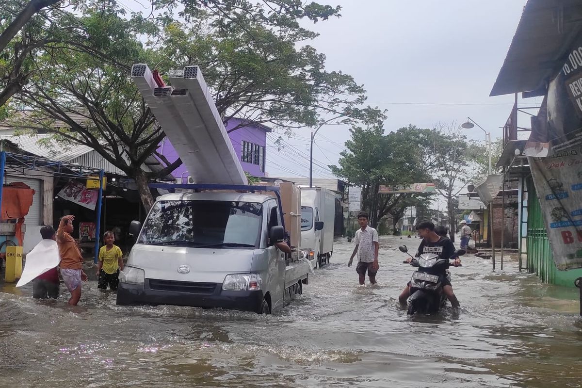 Batas Aman Mobil Melewati Banjir: Waspadai Water Hammer