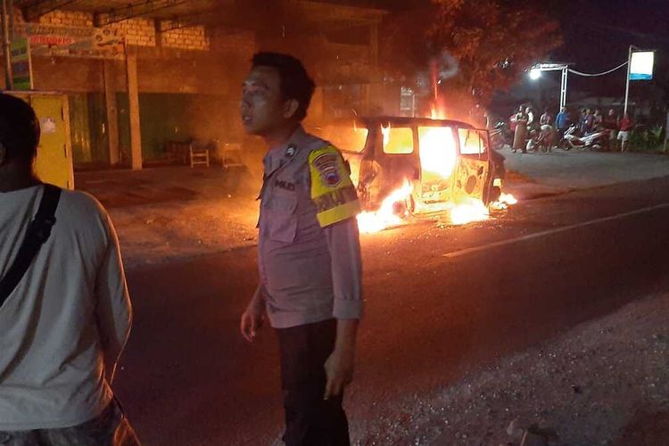 Suzuki APV Terbakar di Pati, Korsleting Listrik Diduga Jadi Pemicu