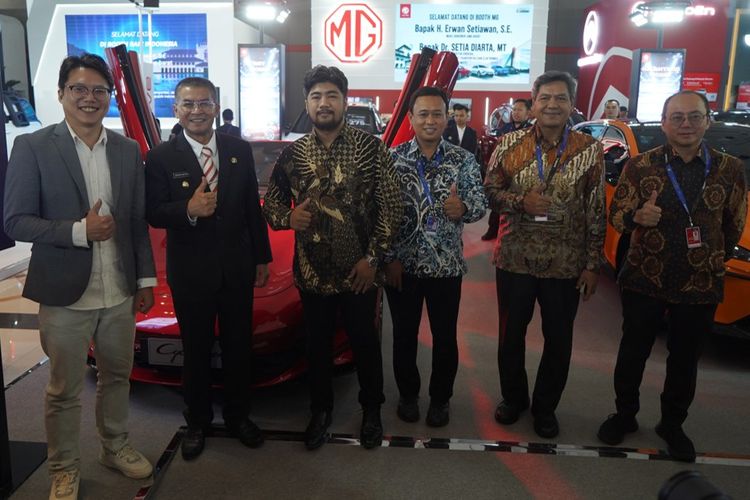 MG Hadir di Bandung: Pamer Cyberster hingga MG4 EV