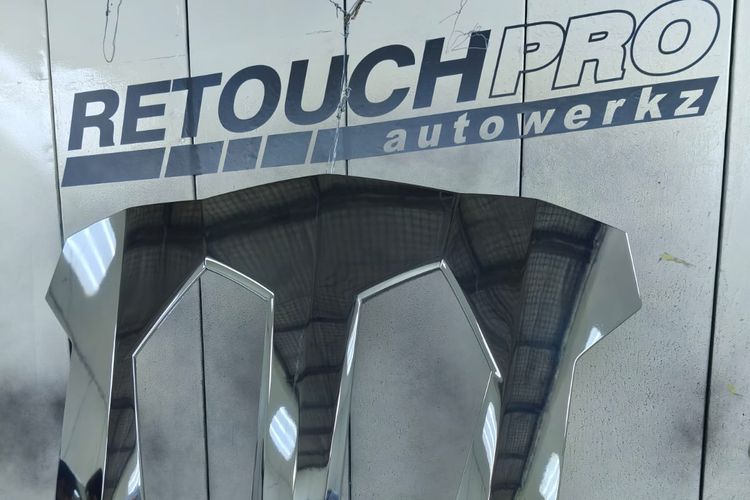 Mobil Tampil Menyala dengan Modifikasi Cat Chrome, Segini Biayanya