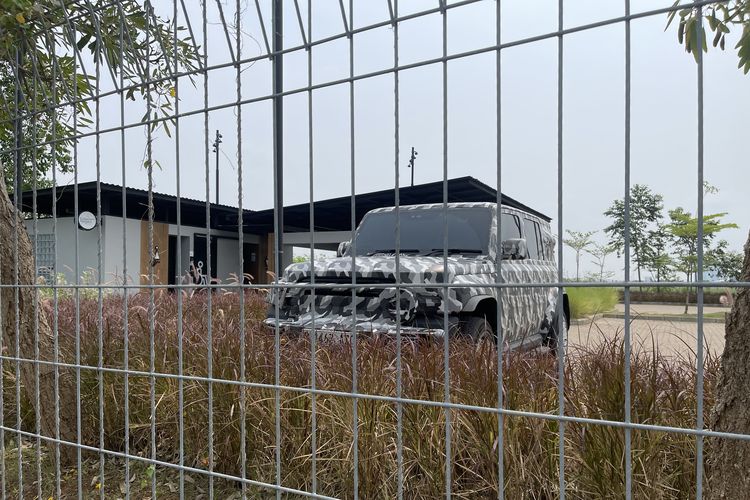 iCar V23 Tertangkap Kamera di PIK, Bakal Ganti Merek Jadi Jaecoo?