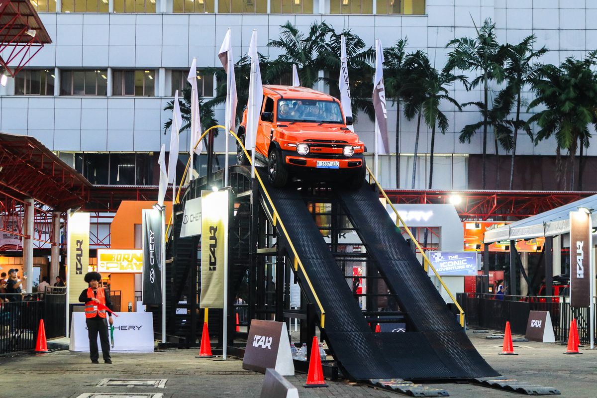 Rasakan Sensasi iCAR V23 di iCAR Adventure Park IIMS 2026