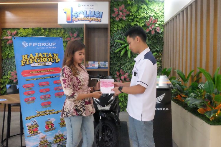 FIFGroup Resmikan Kantor Baru dan Panel Surya di Bekasi