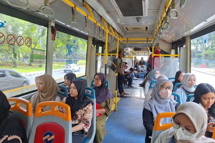 Berlaku Hari Ini dan Besok, Naik Transjakarta Cuma Rp 80