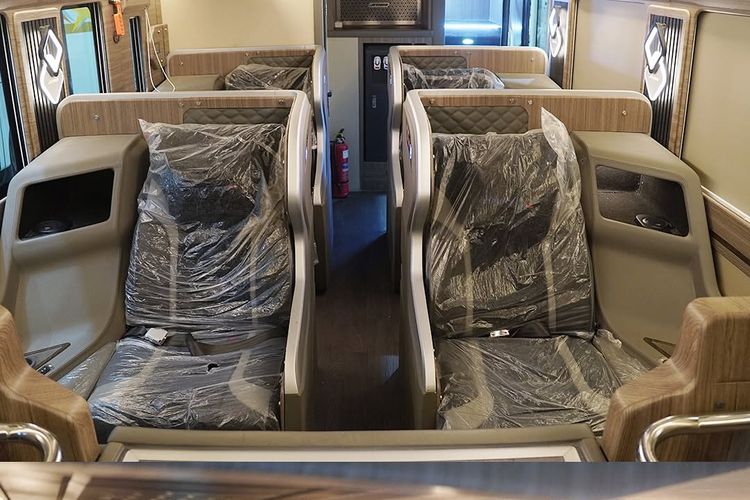 Adu Mewah Bus AKAP Jakarta-Surabaya: Mutiara Express atau Sinar Jaya?