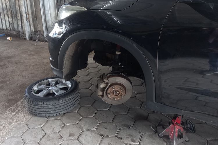 Kenali Tanda Kerusakan Kaki-Kaki Mobil Sejak Dini
