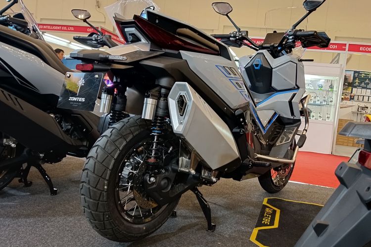 Spesifikasi Zontes 368G, Matik Petualang Bongsor Banyak Fitur