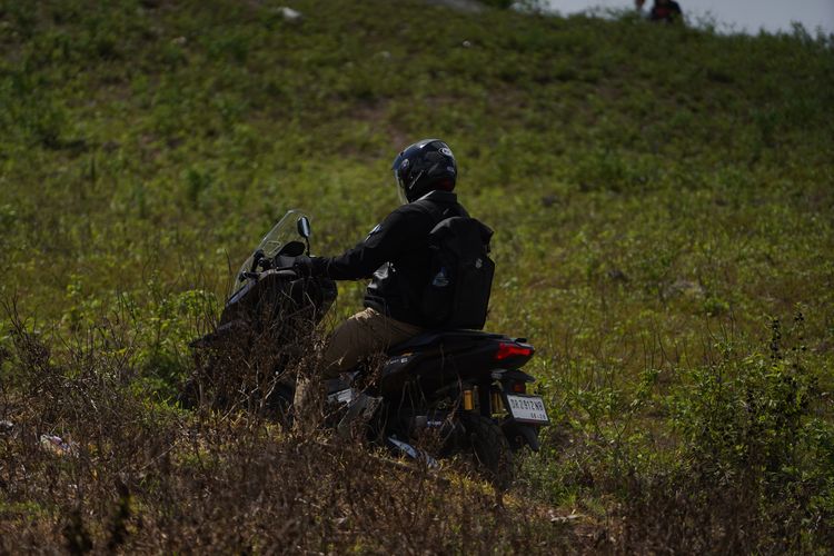 Sensasi Jajal Honda ADV160 RoadSync di Habitatnya