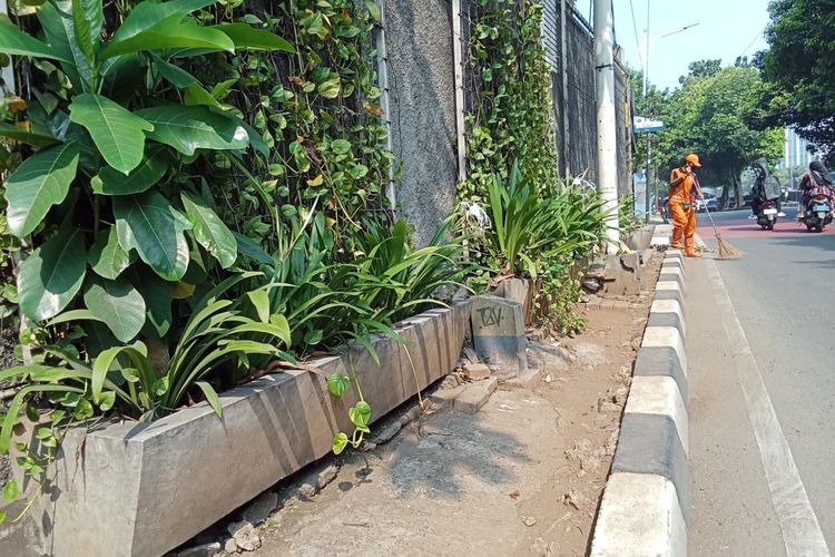 Pemprov DKI Pangkas 7 Titik Trotoar untuk Atasi Macet TB Simatupang