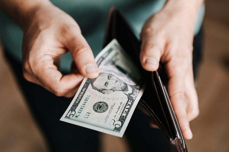 Dollar AS Masih Menguat, Harga Mobil Bekas Bakal Naik?