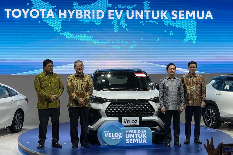 Daftar Lengkap Toyota Veloz Hybrid Setelah Harga Naik