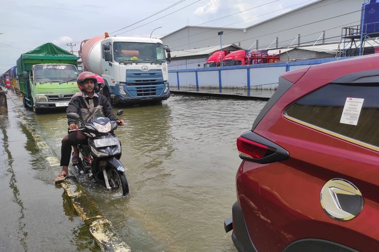 Jalur Pantura Banjir, Mobil dari Kudus ke Semarang Lewat Karangawen