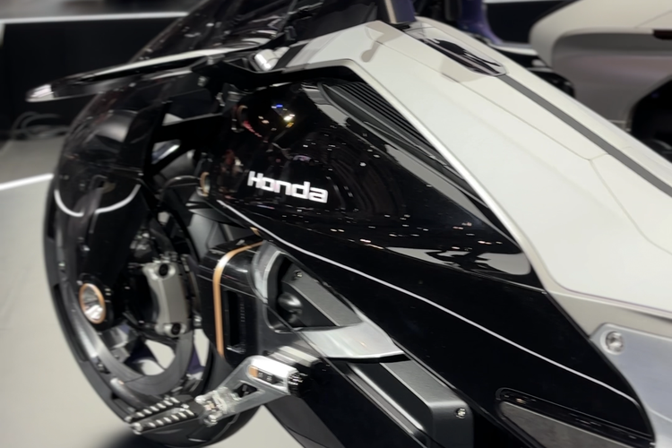 Honda EV Outlier Concept: Motor Listrik Cruiser di JMS 2025