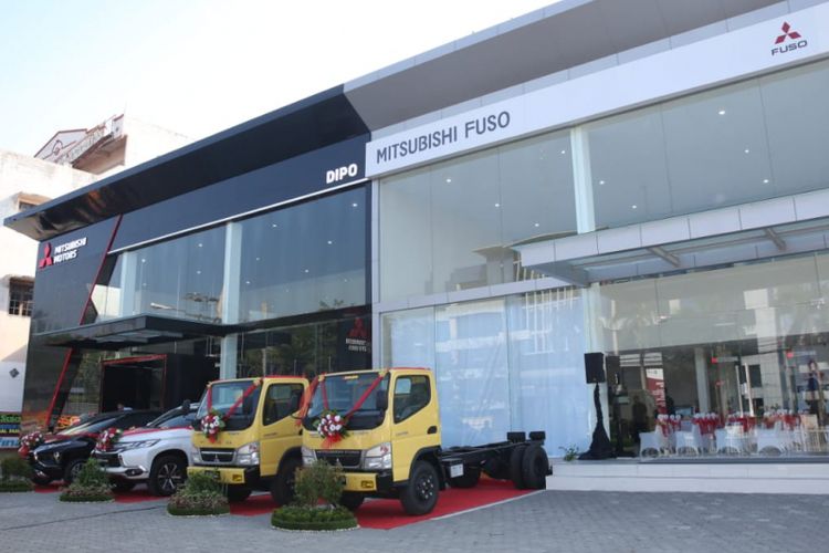 Kampanye Perbaikan Massal Canter Euro4: Fuso Jemput Bola ke Pelosok