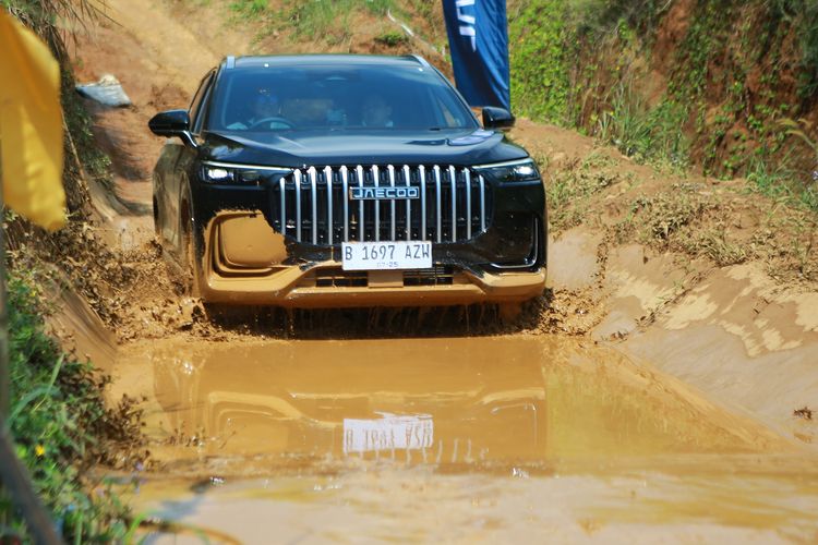 Rakit Lokal di Bekasi, Jaecoo J8 AWD Sasar Keluarga Mapan
