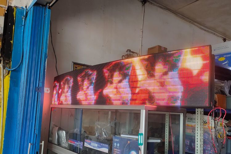 Modifikasi Bus: Lampu LED Mata Bikin Tampilan Kian Atraktif