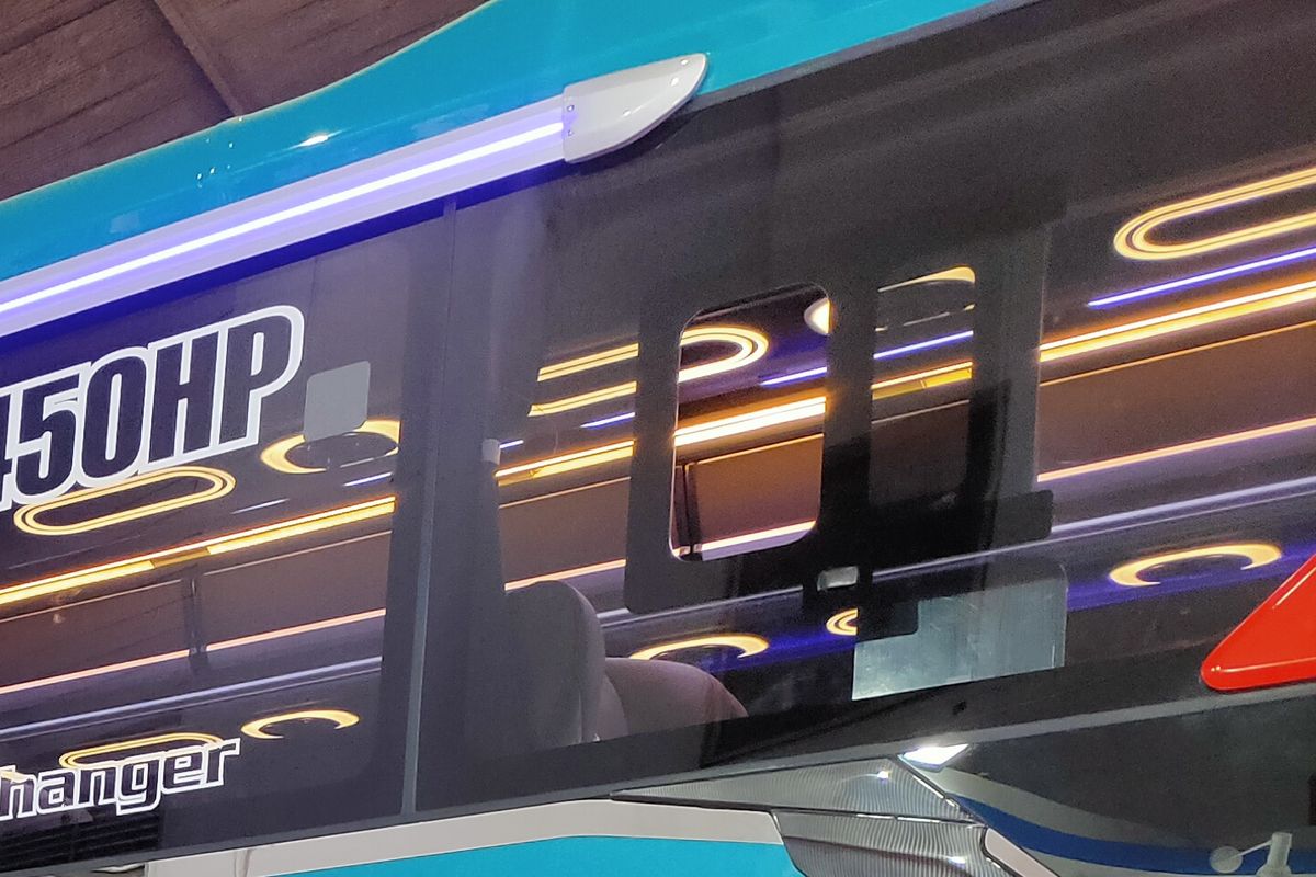 Alasan Bus AKAP Bodi Skylander R22 Pakai Kaca Geser