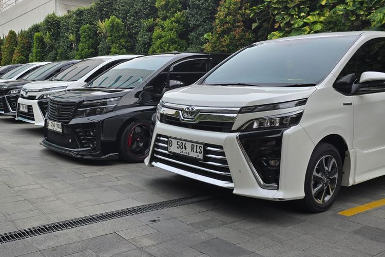 Konsumsi BBM Toyota Voxy dari Pengalaman Dirly Idol